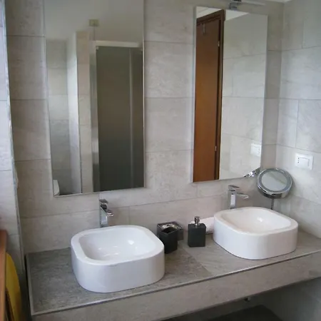 Bilocale Dotato Di Ogni Comfort *